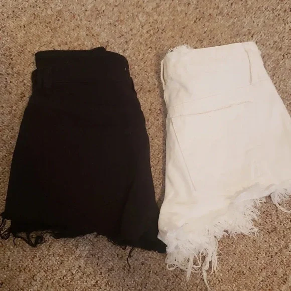 2 pair High Rise Shorts Black/White - Picture 6 of 7
